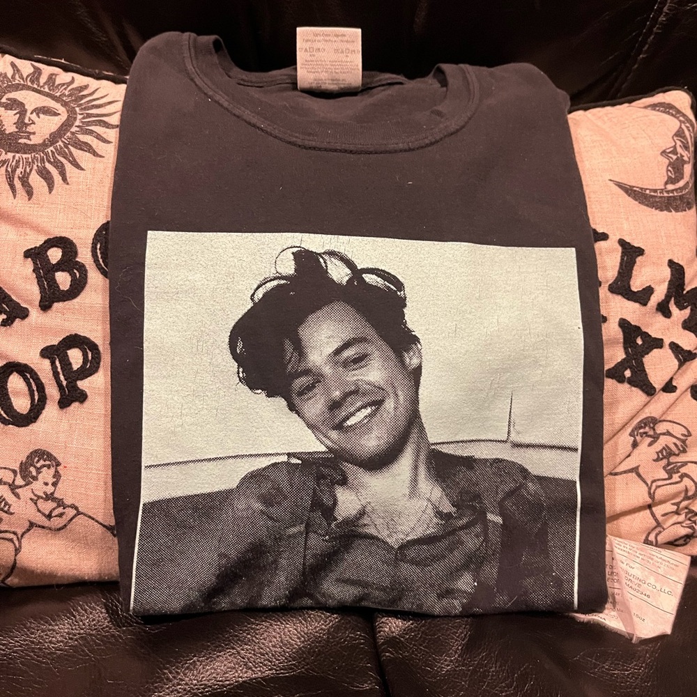 Harry Styles Love On Tour 2021 Comfort
Colors Black T-shirt